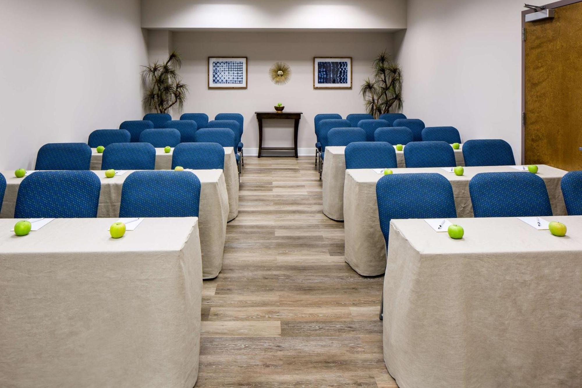 Watt Hotel Tapestry Collection By Hilton Rahway Exterior photo